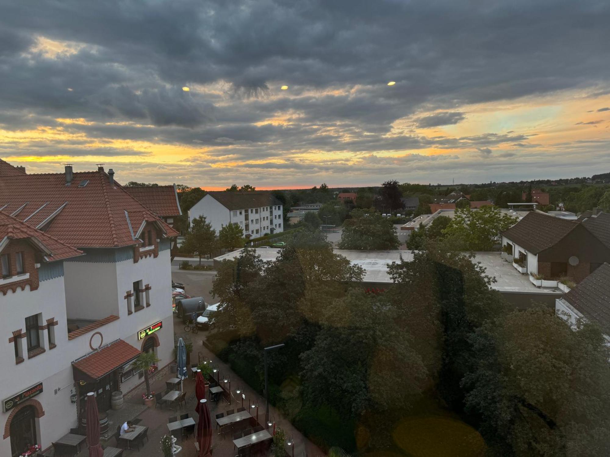 Moderne 4 Zimmer Apartment Mit Bergblick Stadtzentrum Contactless Check-In Gehrden  Exterior photo