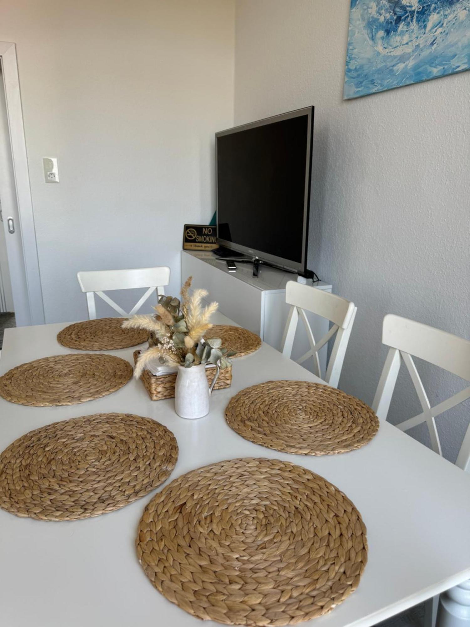 Moderne 4 Zimmer Apartment Mit Bergblick Stadtzentrum Contactless Check-In Gehrden  Exterior photo