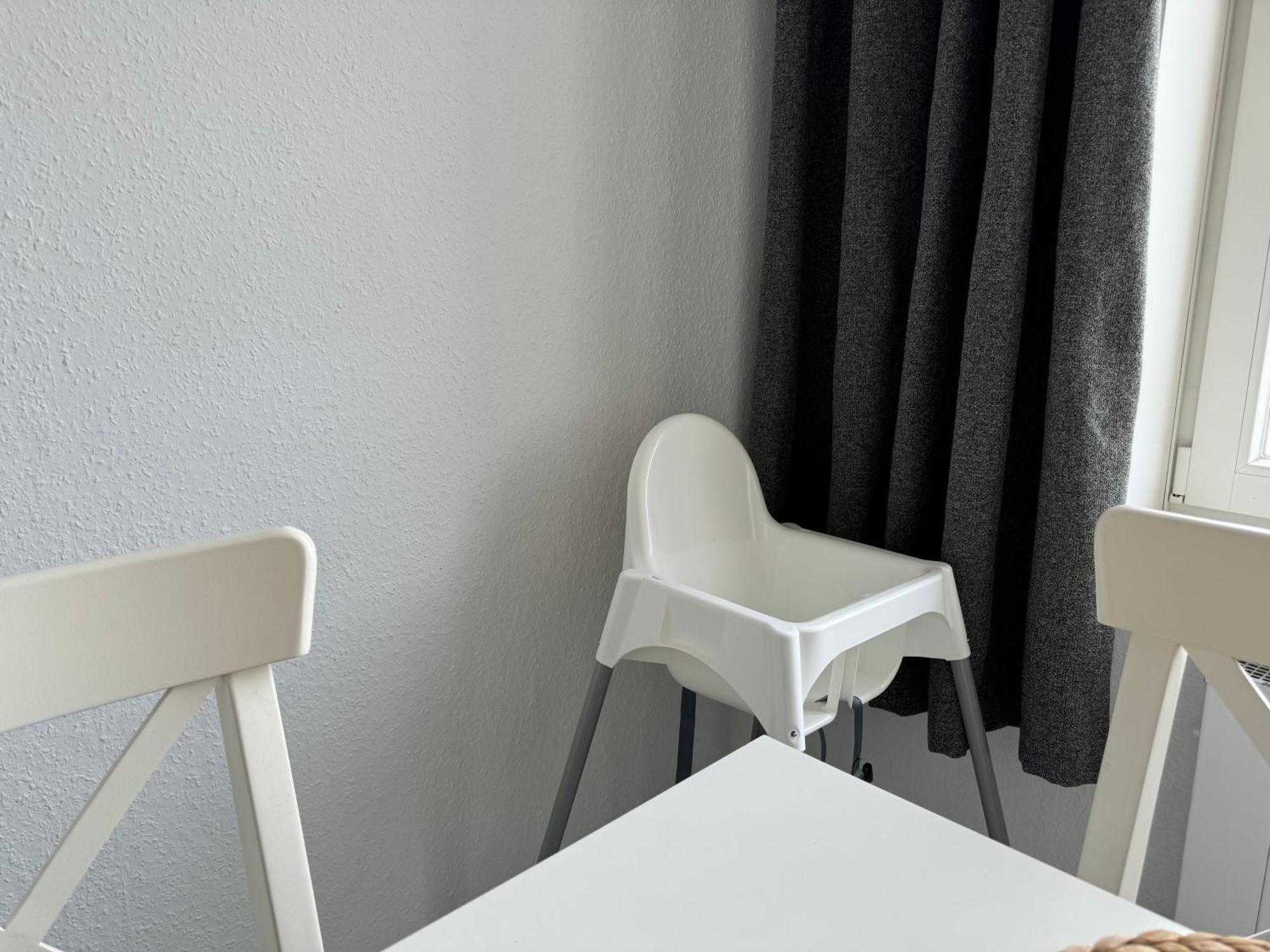 Moderne 4 Zimmer Apartment Mit Bergblick Stadtzentrum Contactless Check-In Gehrden  Exterior photo